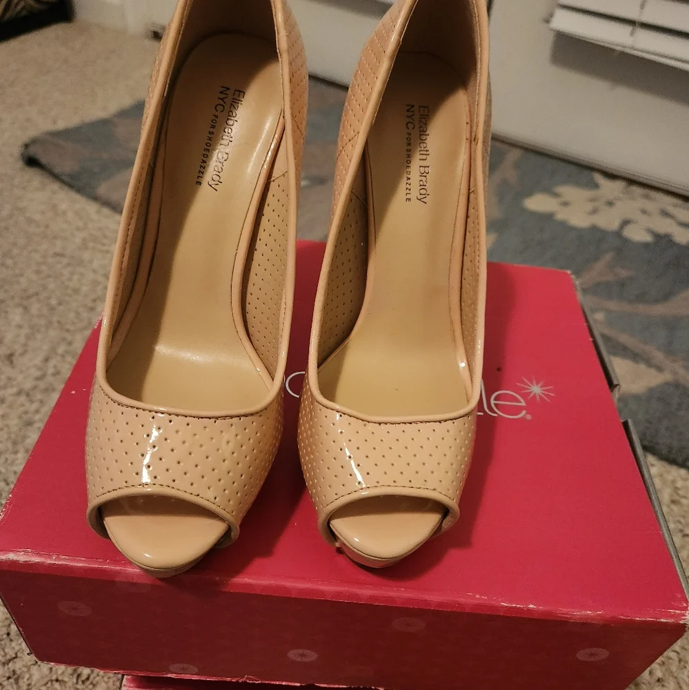 Heels - Picture 3 of 3